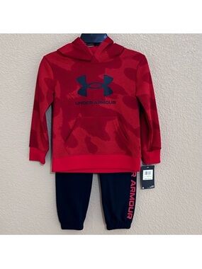 Under Armour Camouflage Red and Black Matching Hoodie & Sweatpants Set in Size 4